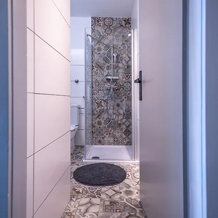 Mooki Mountain & Pool Gerlitzen דירה