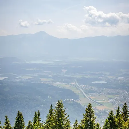 Mooki Mountain & Pool Gerlitzen